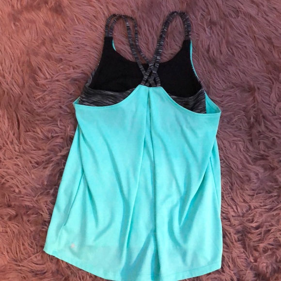 Running tank top with built in bra - Picture 2 of 4